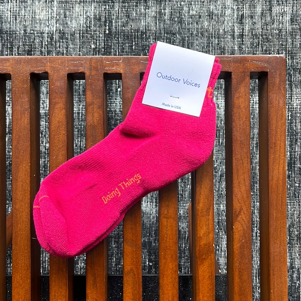 NWT Outdoor Voices Ankle Socks in Anemone L/XL